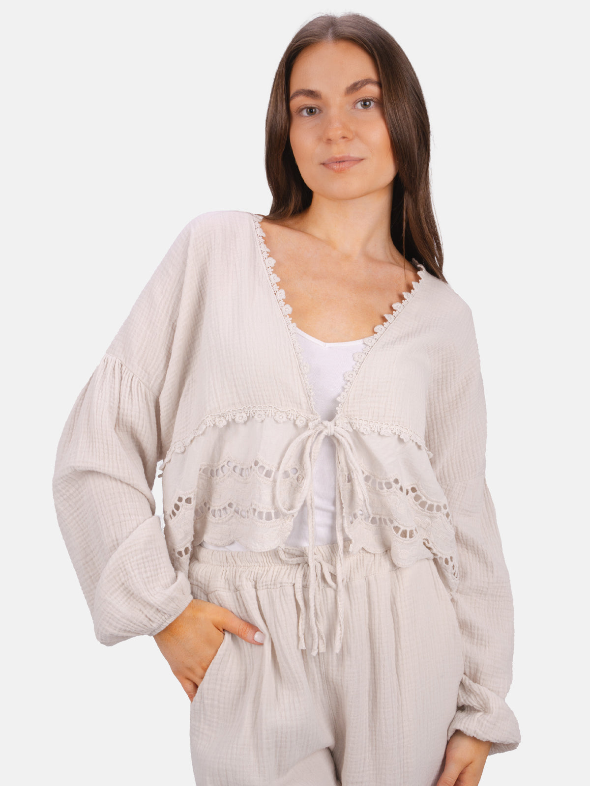 Musselin Bluse mit Lockstickerei zum Binden - Laura
