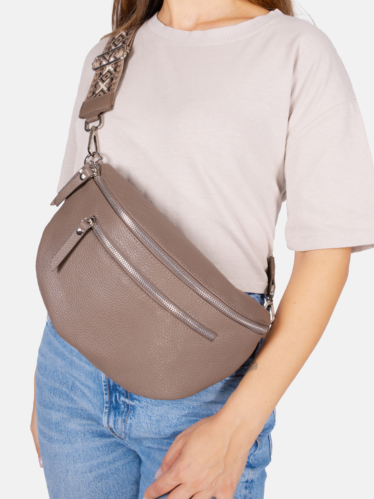 Große Crossbody Umhängetasche mit 2 Zipper aus 100% Leder - dark taupe - Ella