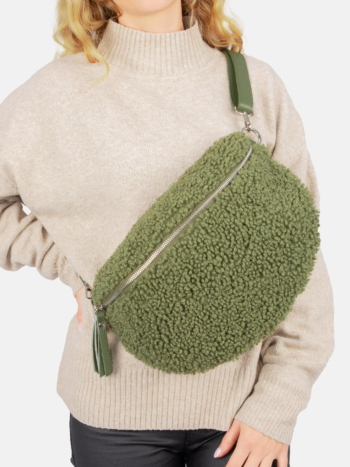 Stofftasche Crossbody Bag Size L - olivgrün - Fluffy