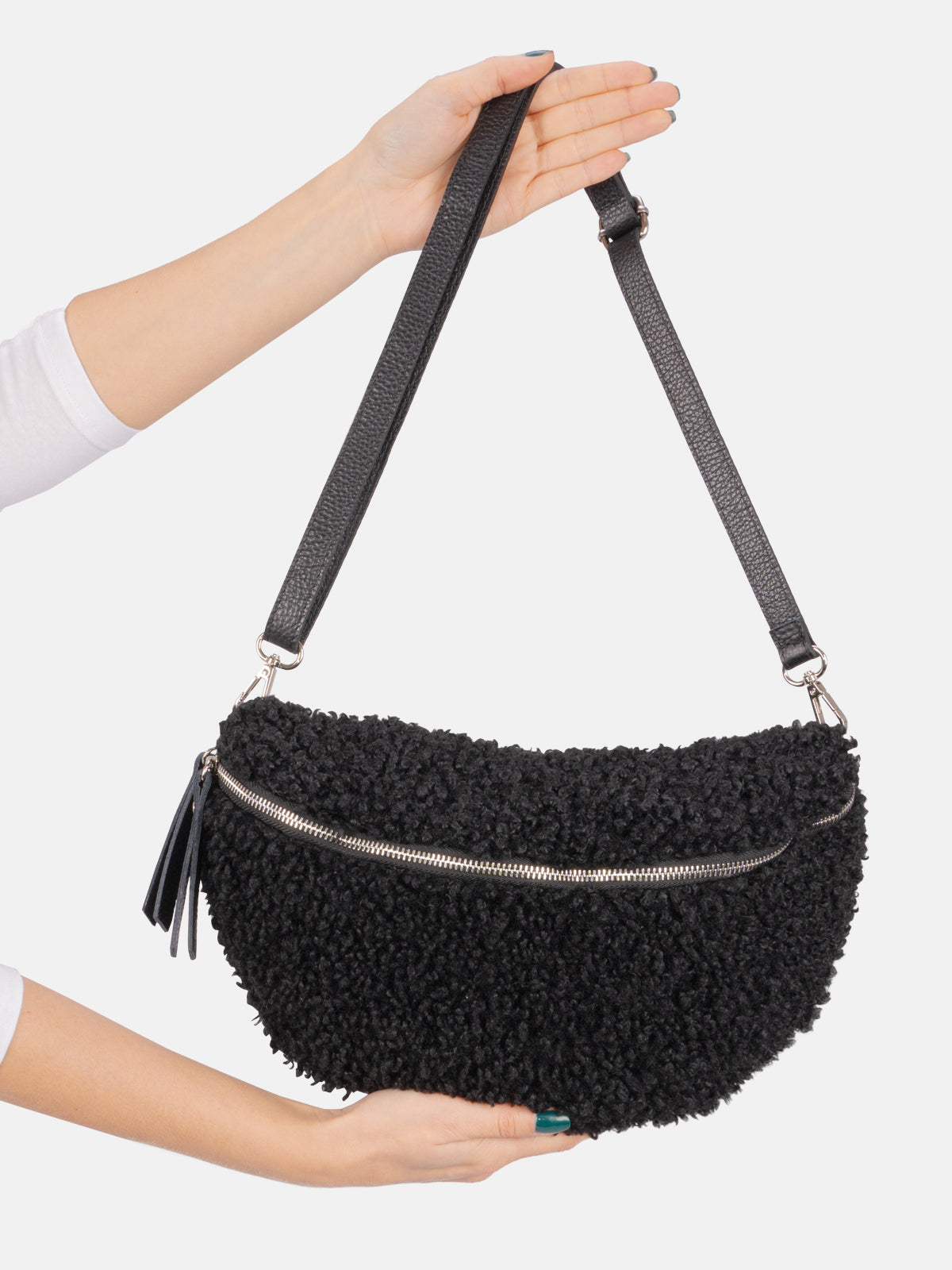 Stofftasche Crossbody Bag Size L - schwarz - Fluffy