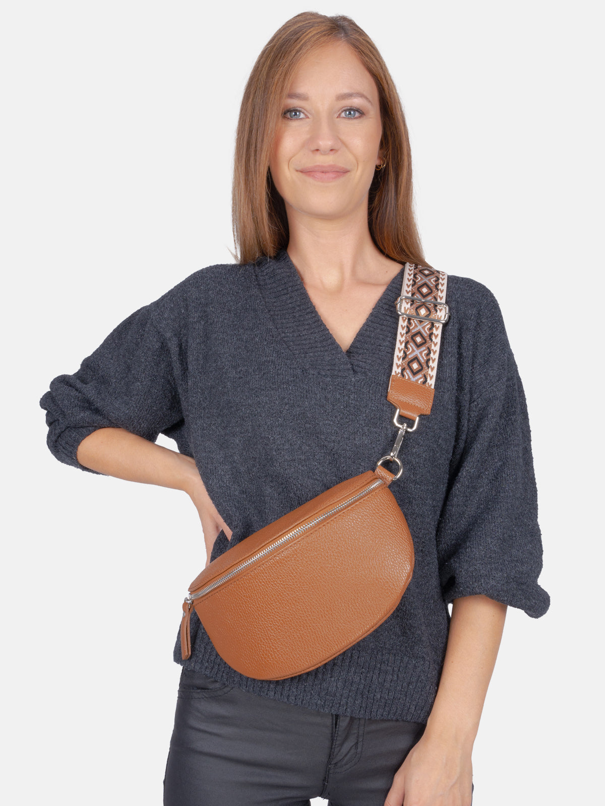 Mittelgroße Crossbody Gürteltasche aus 100% Leder - cognac - Helen