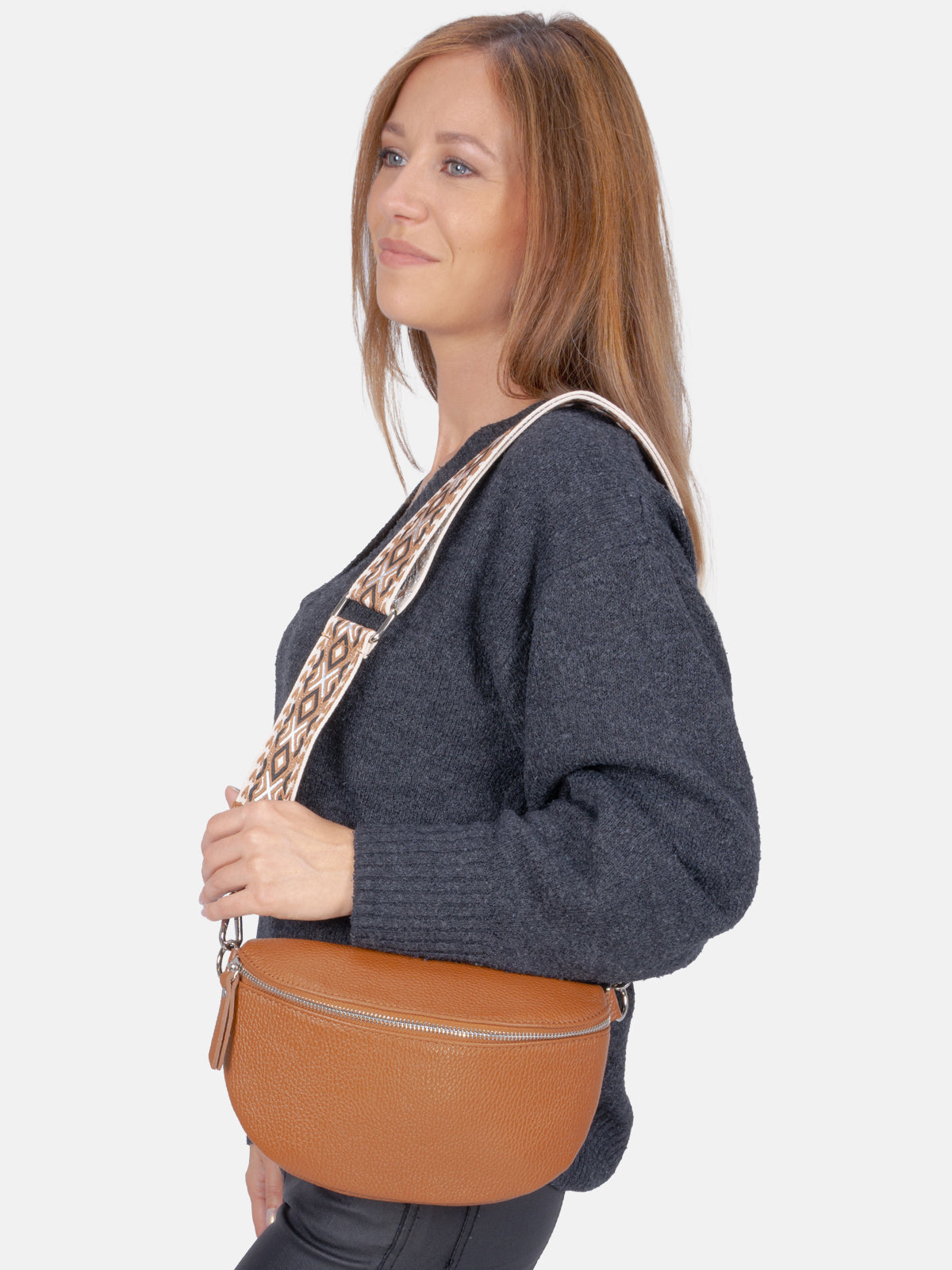 Mittelgroße Crossbody Gürteltasche aus 100% Leder - cognac - Helen