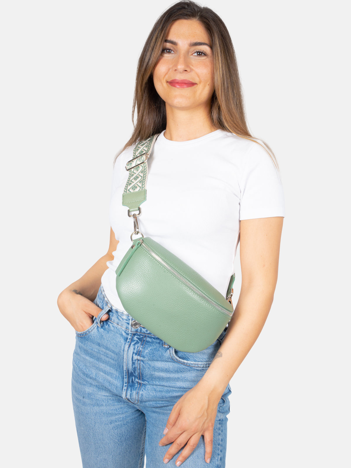 Mittelgroße Crossbody Gürteltasche aus 100% Leder - mint - Helen