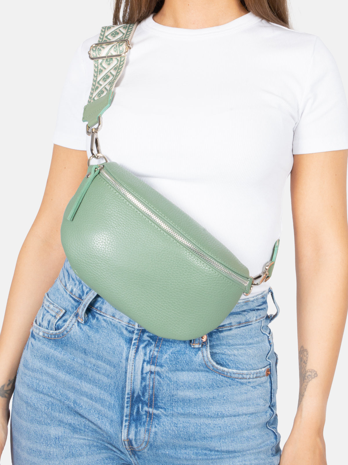 Mittelgroße Crossbody Gürteltasche aus 100% Leder - mint - Helen