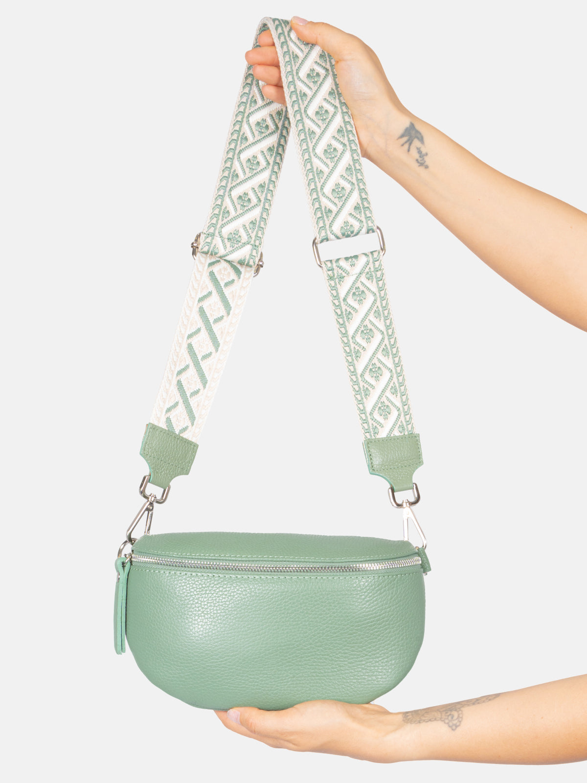 Mittelgroße Crossbody Gürteltasche aus 100% Leder - mint - Helen