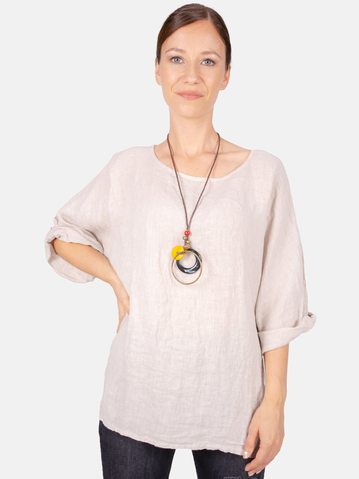 Kurze Leinenbluse mit U Boot Kragen und Kette - Lina