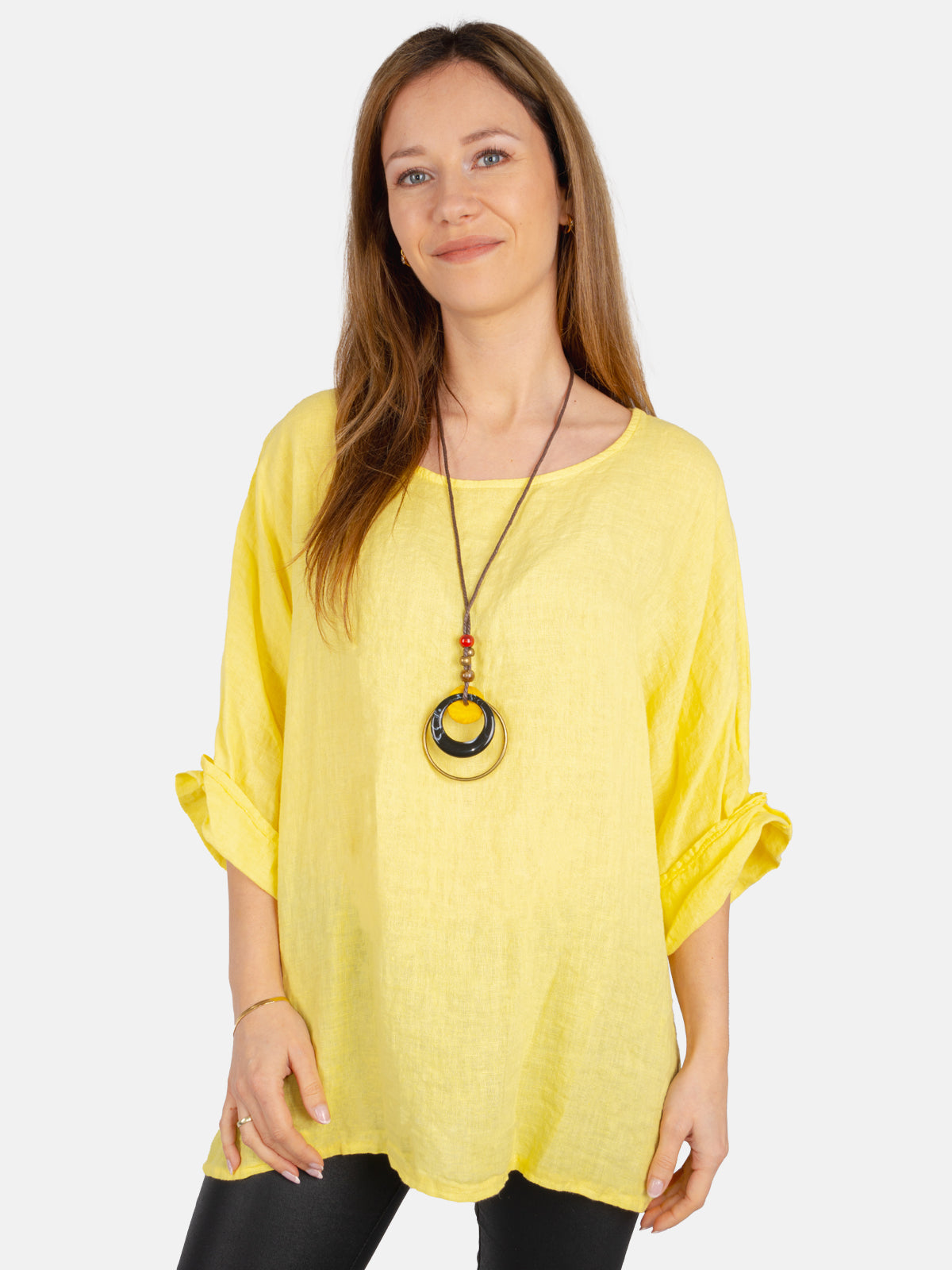 Kurze Leinenbluse mit U Boot Kragen und Kette - Lina