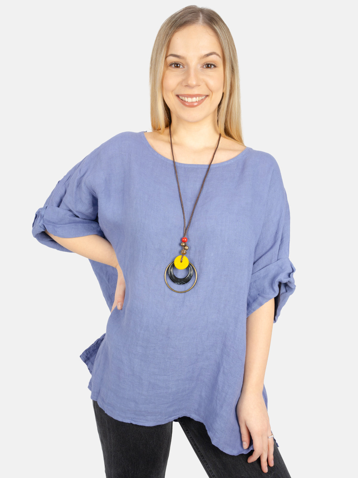 Kurze Leinenbluse mit U Boot Kragen und Kette - Lina