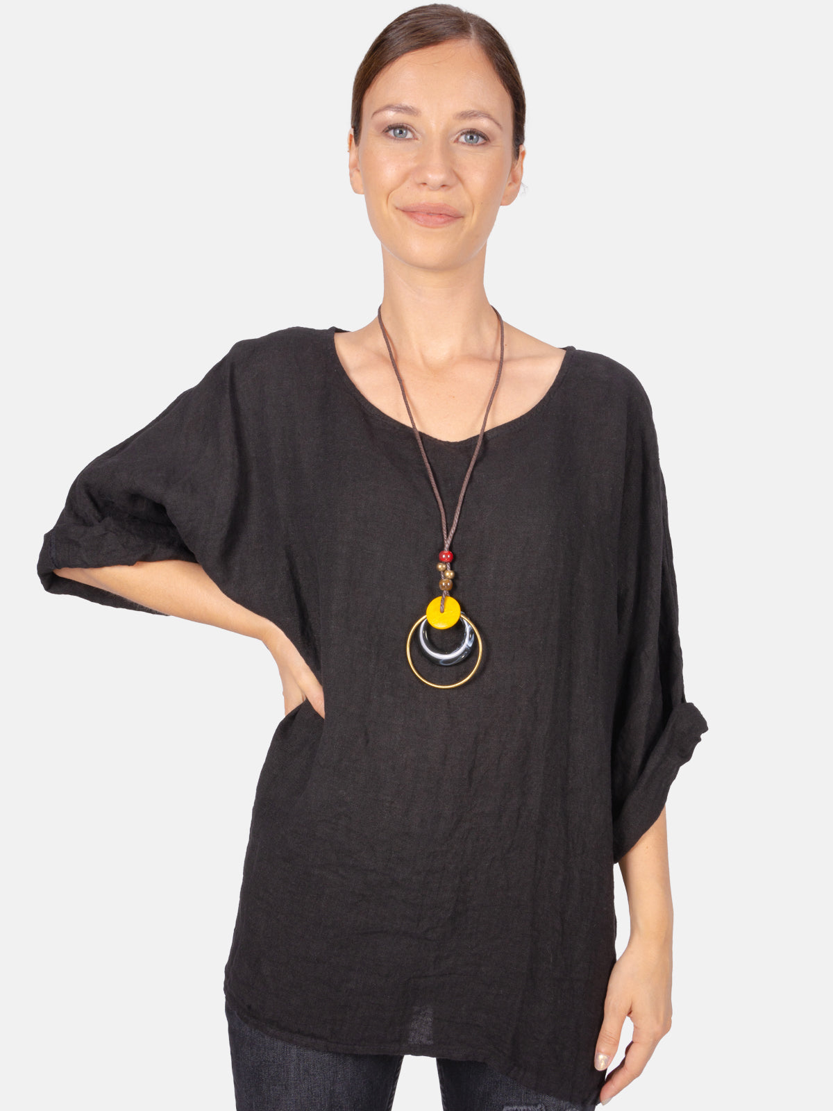 Kurze Leinenbluse mit U Boot Kragen und Kette - Lina