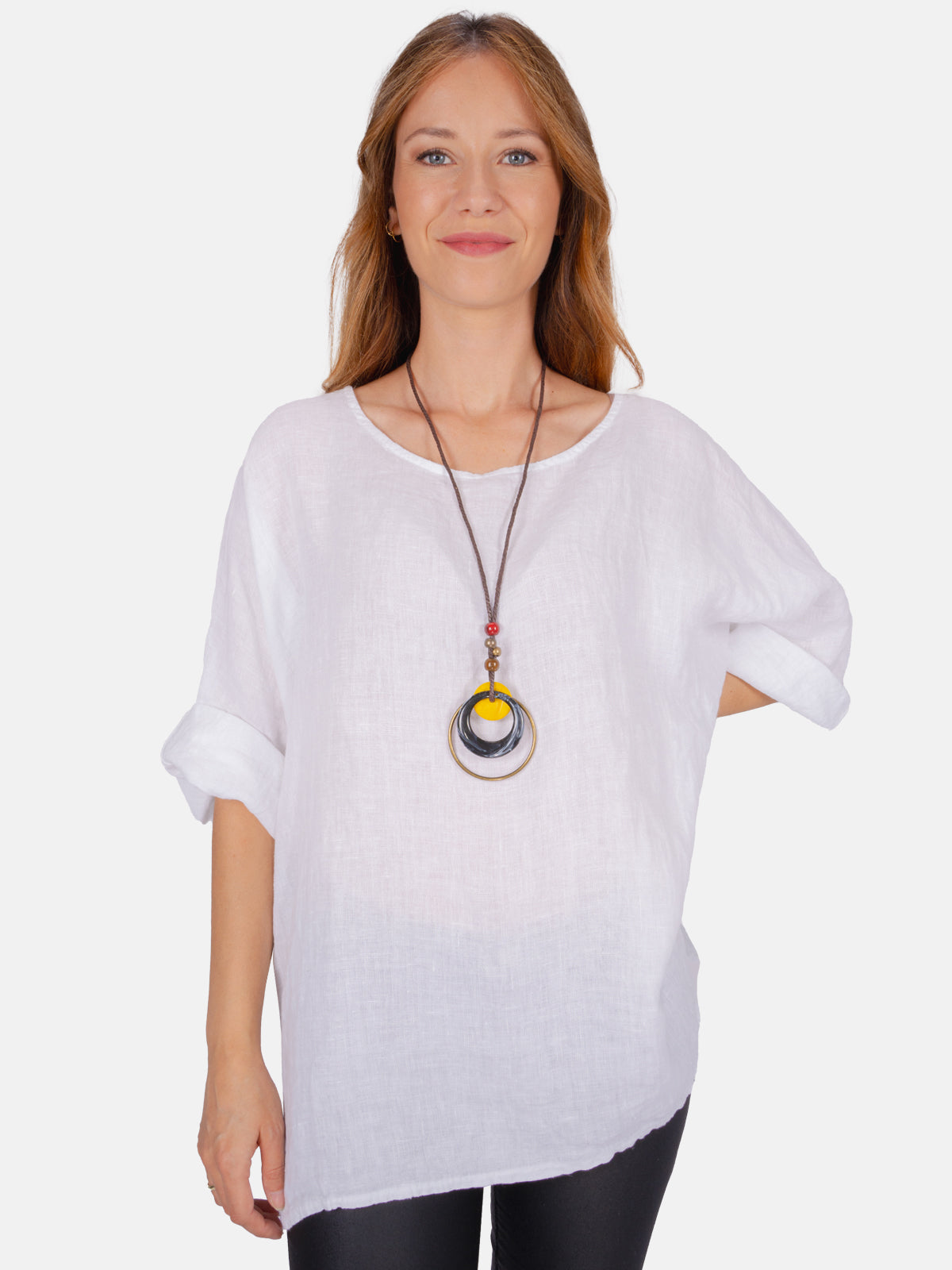 Kurze Leinenbluse mit U Boot Kragen und Kette - Lina