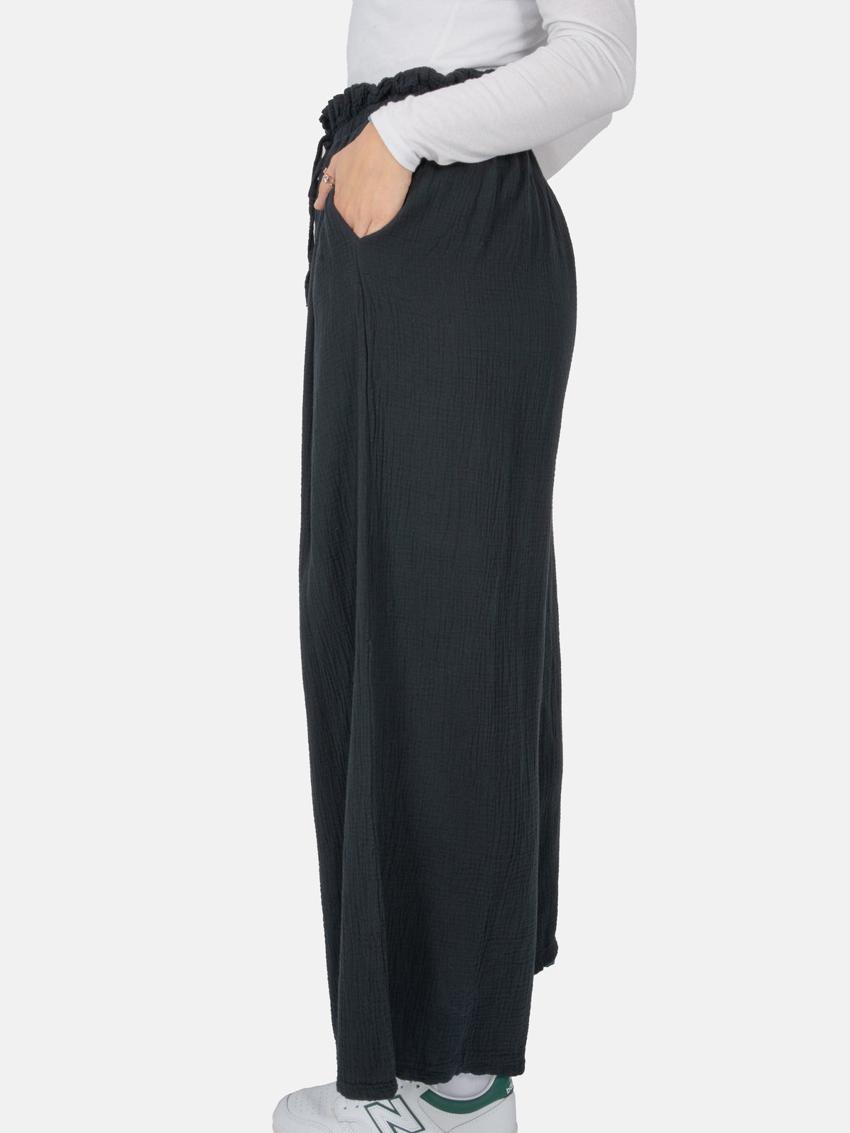 Lockere Musselinhose Liska in Schwarz #Farbe_Schwarz