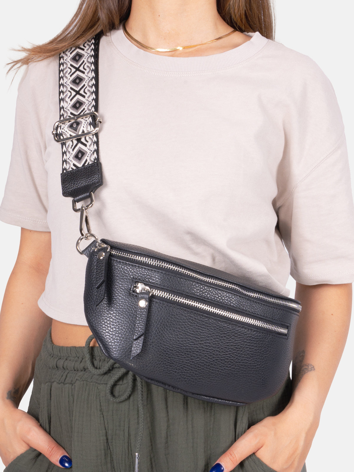 Mittelgroße Crossbody Umhängetasche mit 2 Zipper aus 100% Leder - schwarz 2 - Pia BB