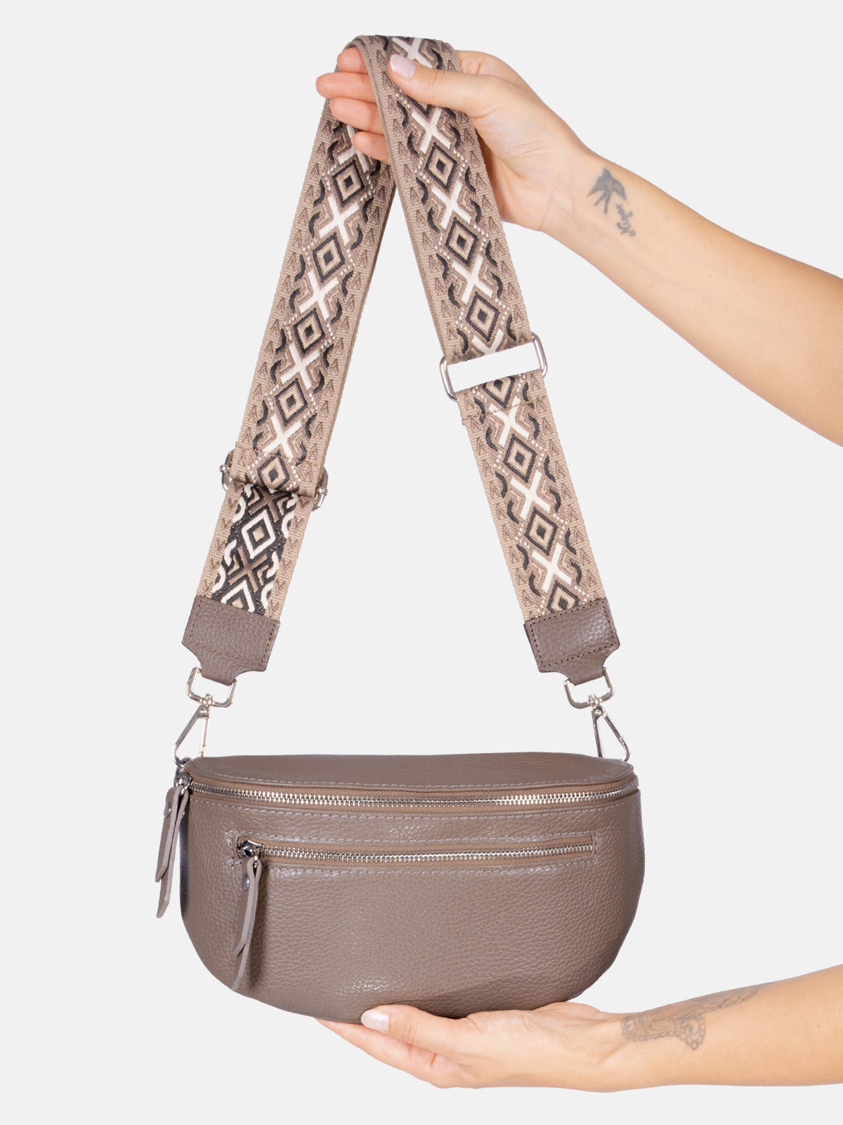 Mittelgroße Crossbody Umhängetasche mit 2 Zipper aus 100% Leder - dark taupe - Pia
