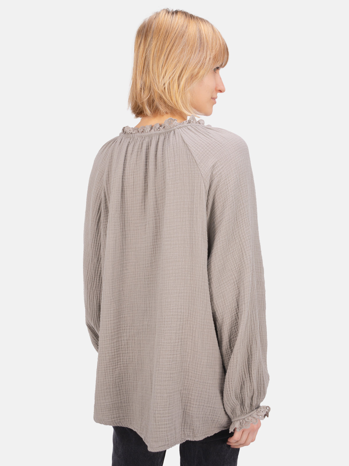 Musselinbluse mit Spitze/Rüsche - Emma