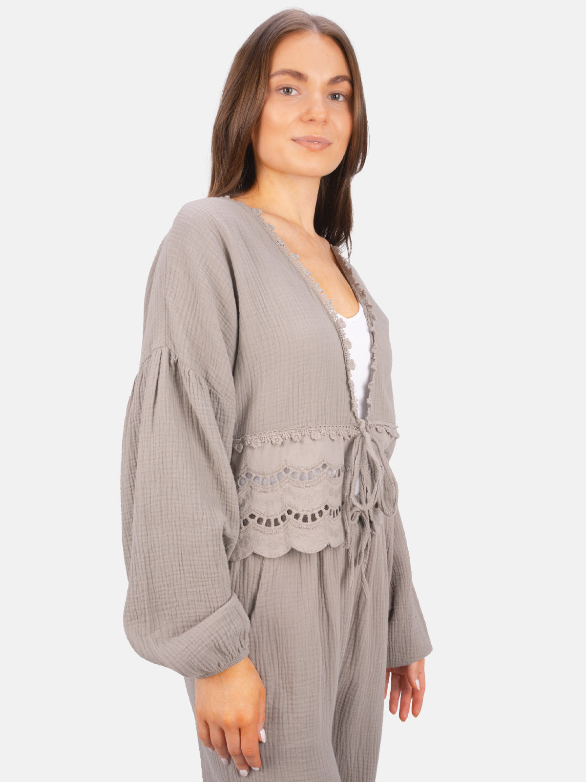 Musselin Bluse mit Lockstickerei zum Binden - Laura
