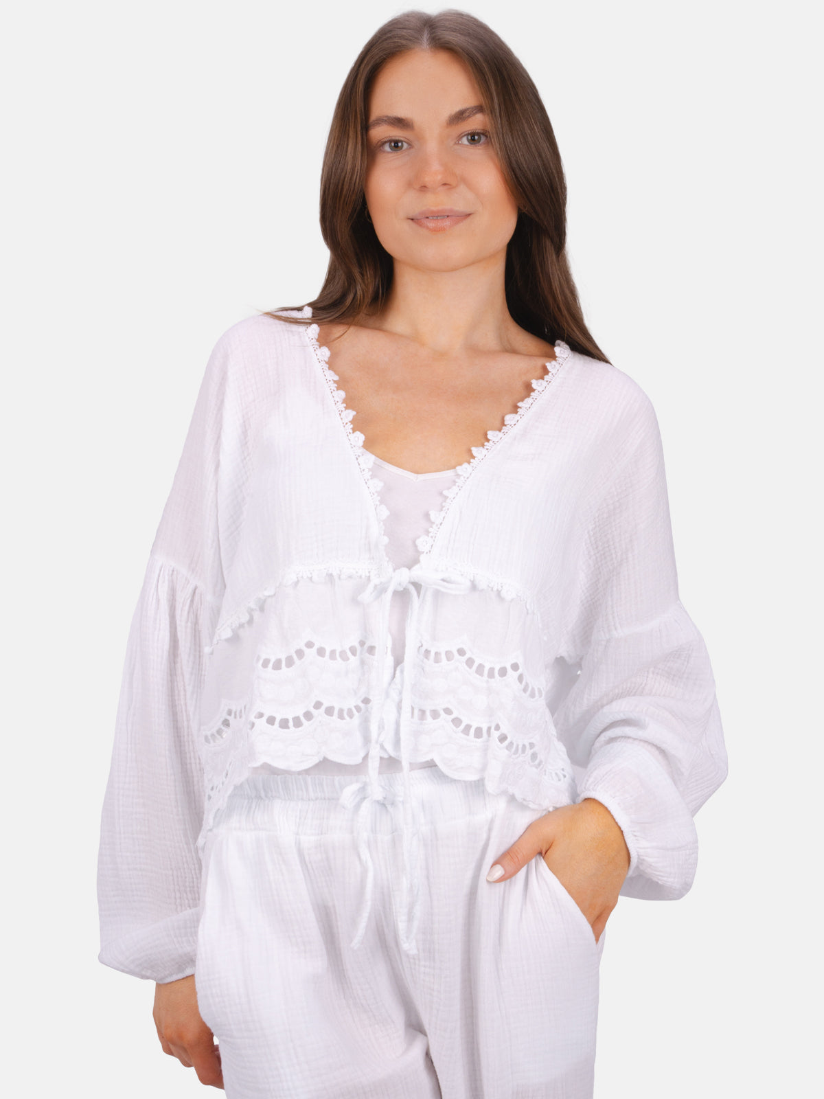 Musselin Bluse mit Lockstickerei zum Binden - Laura