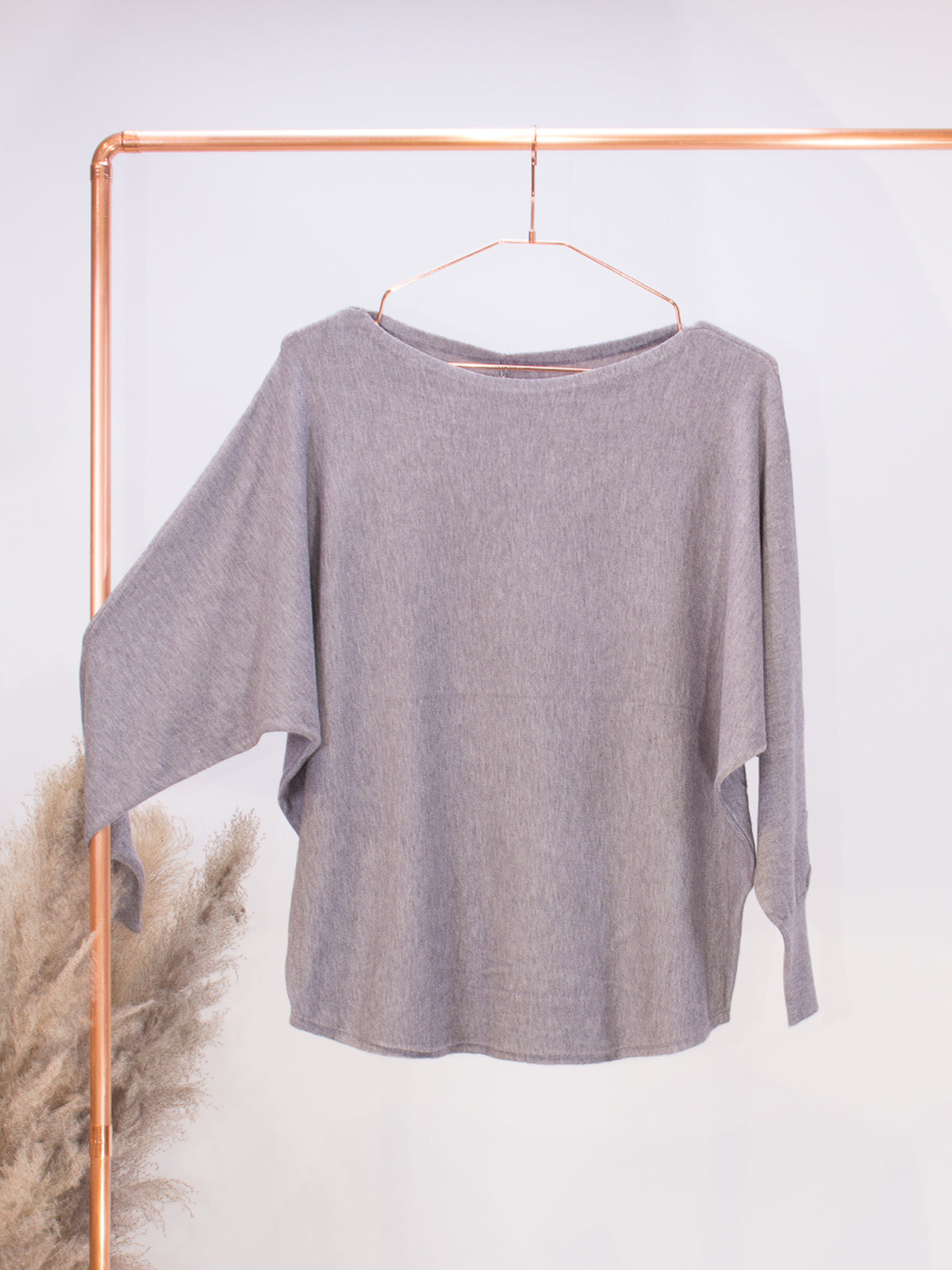 Rundhals Pullover mit Fledermausärmel - grau uni - Mere 27