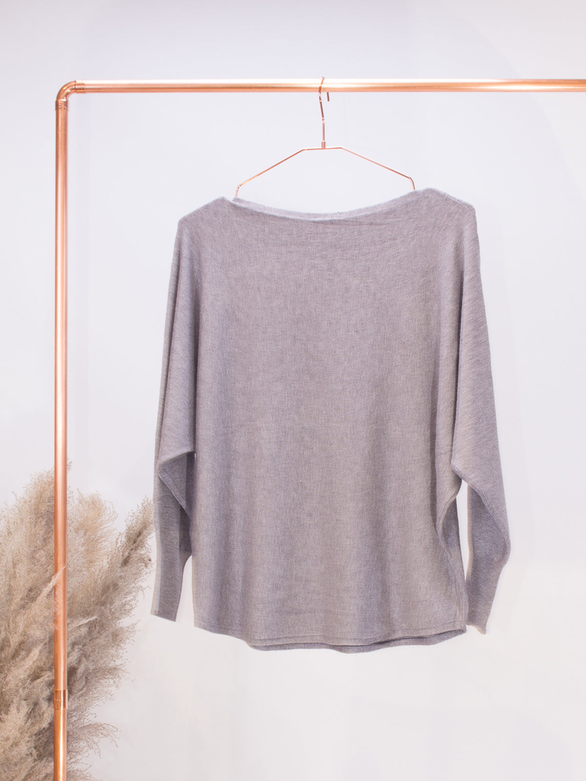 Rundhals Pullover mit Fledermausärmel - grau uni - Mere 27