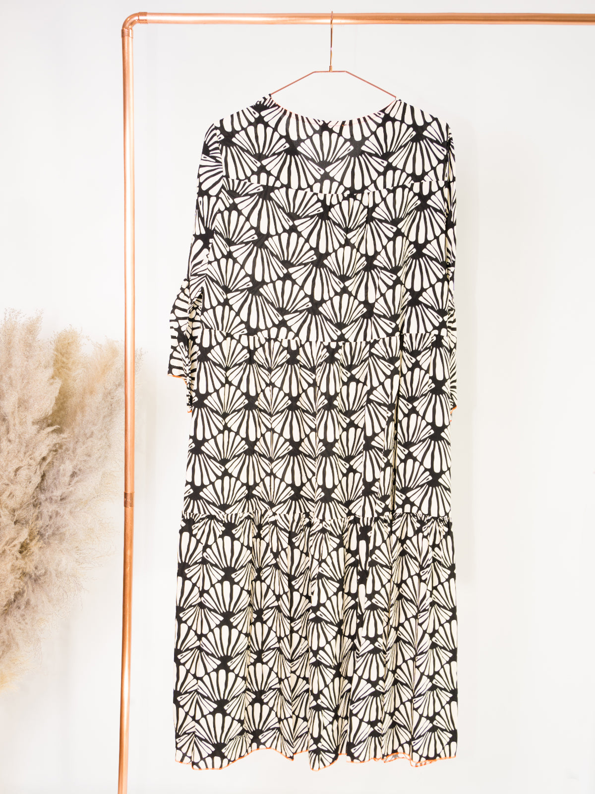 Langes Kleid mit Muster - schwarz weiß - Oda