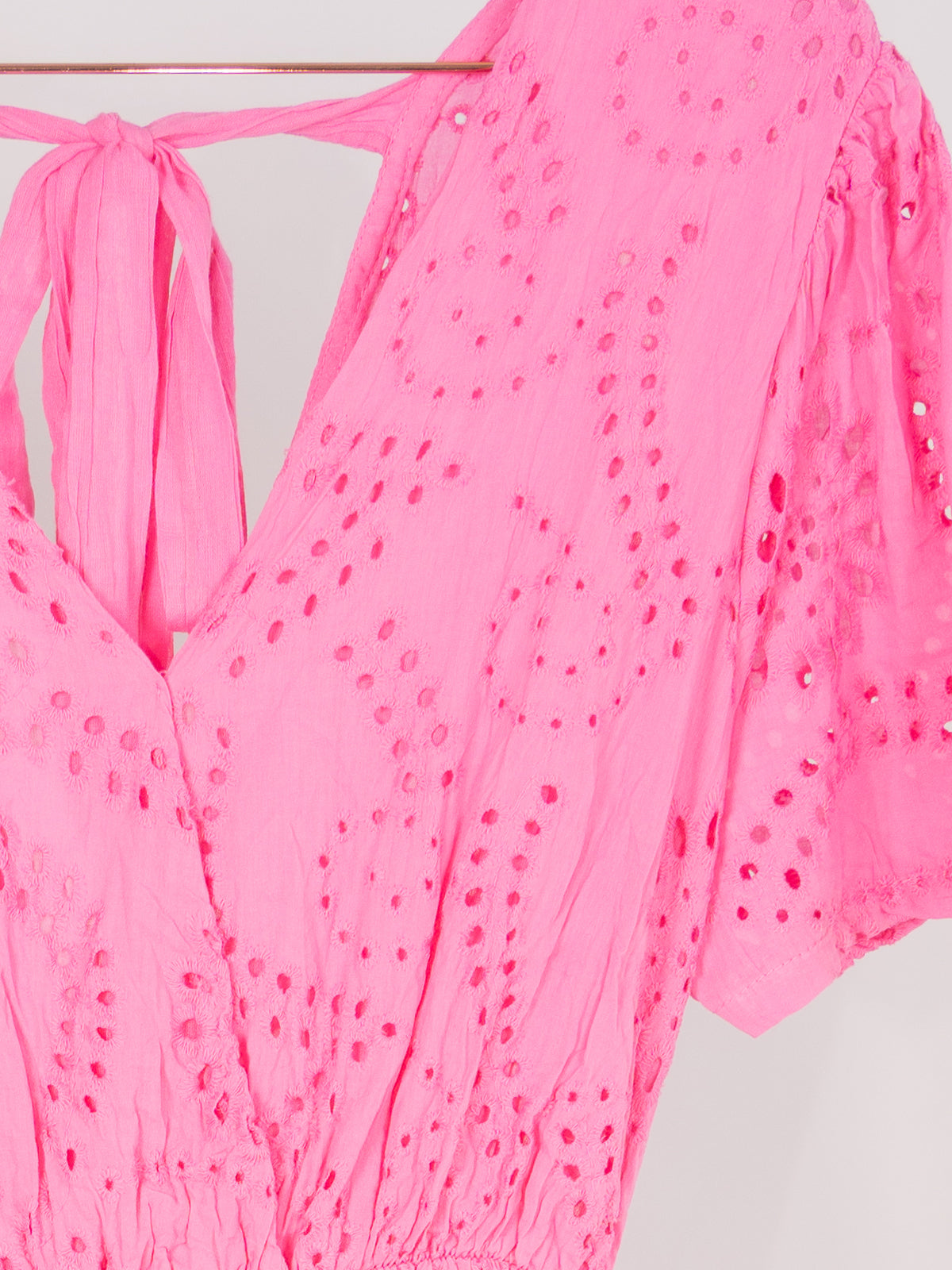 Langes Kleid mit Lochstickerei broderie anglaise - pink - Emilie