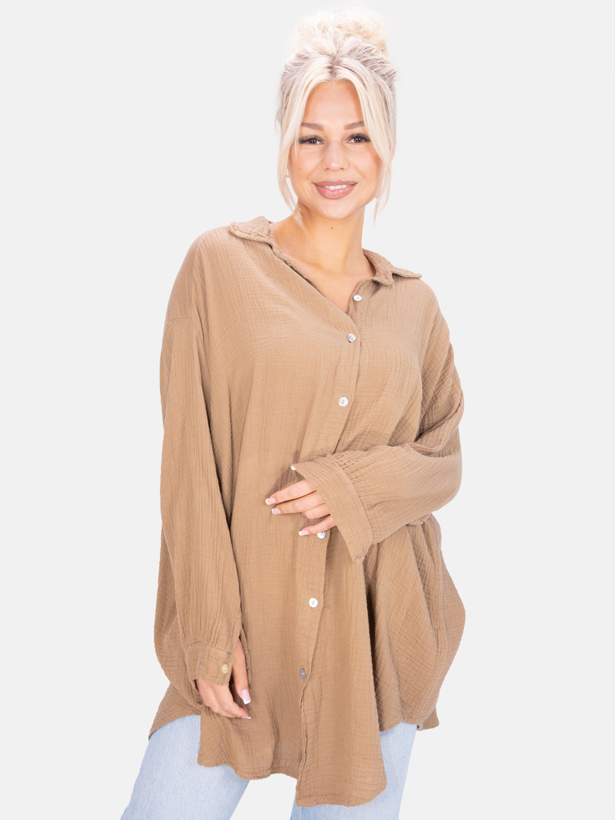 Lange Musselin Hemdbluse mit Knöpfen - hellbraun - Becka