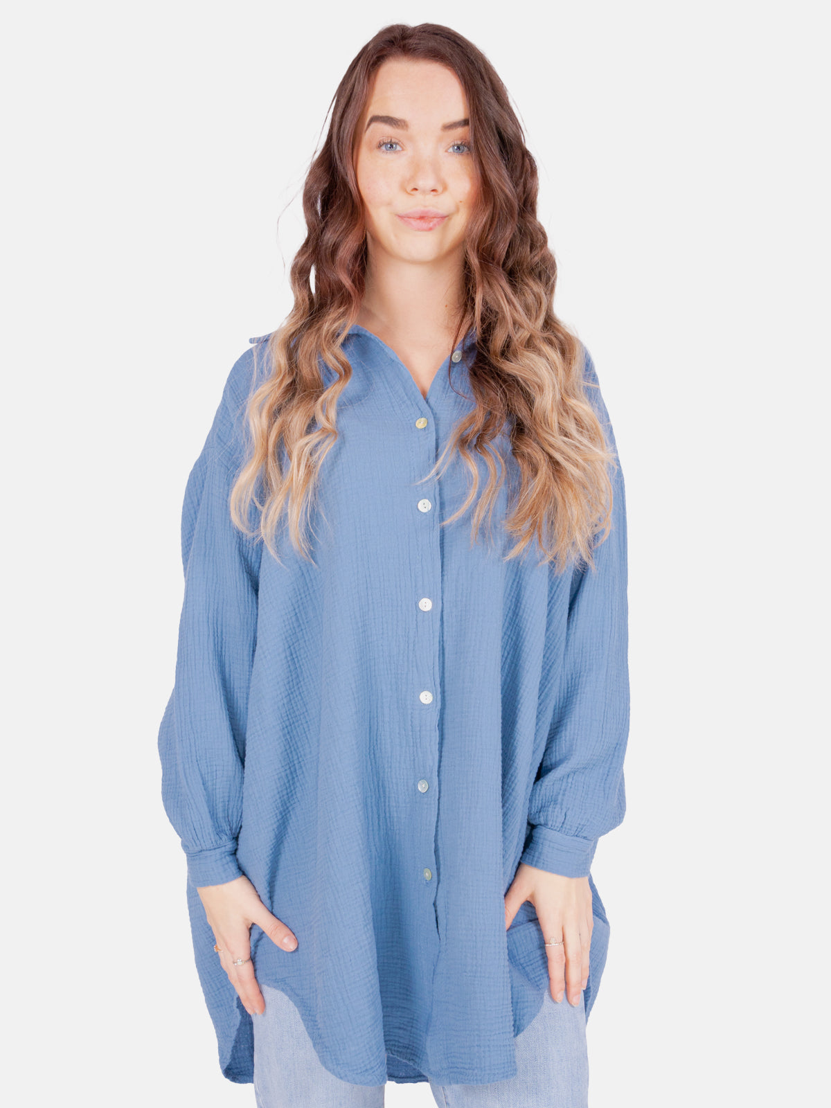 Lange Musselin Hemdbluse mit Knöpfen - jeansblau - Becka