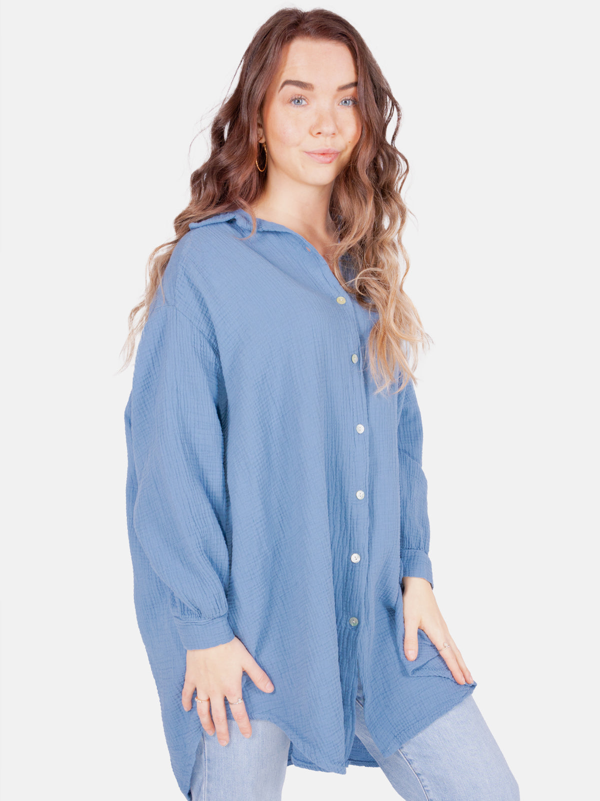 Lange Musselin Hemdbluse mit Knöpfen - jeansblau - Becka