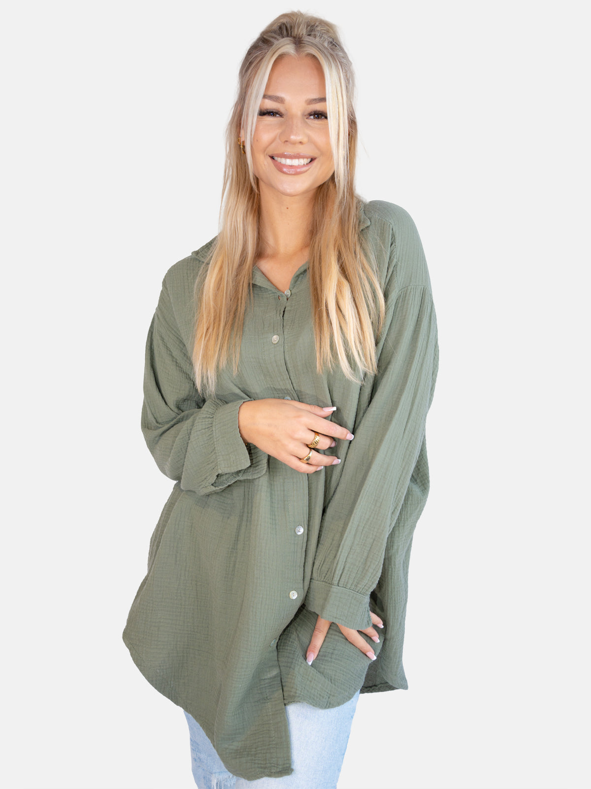 Lange Musselin Hemdbluse mit Knöpfen - kaki - Becka