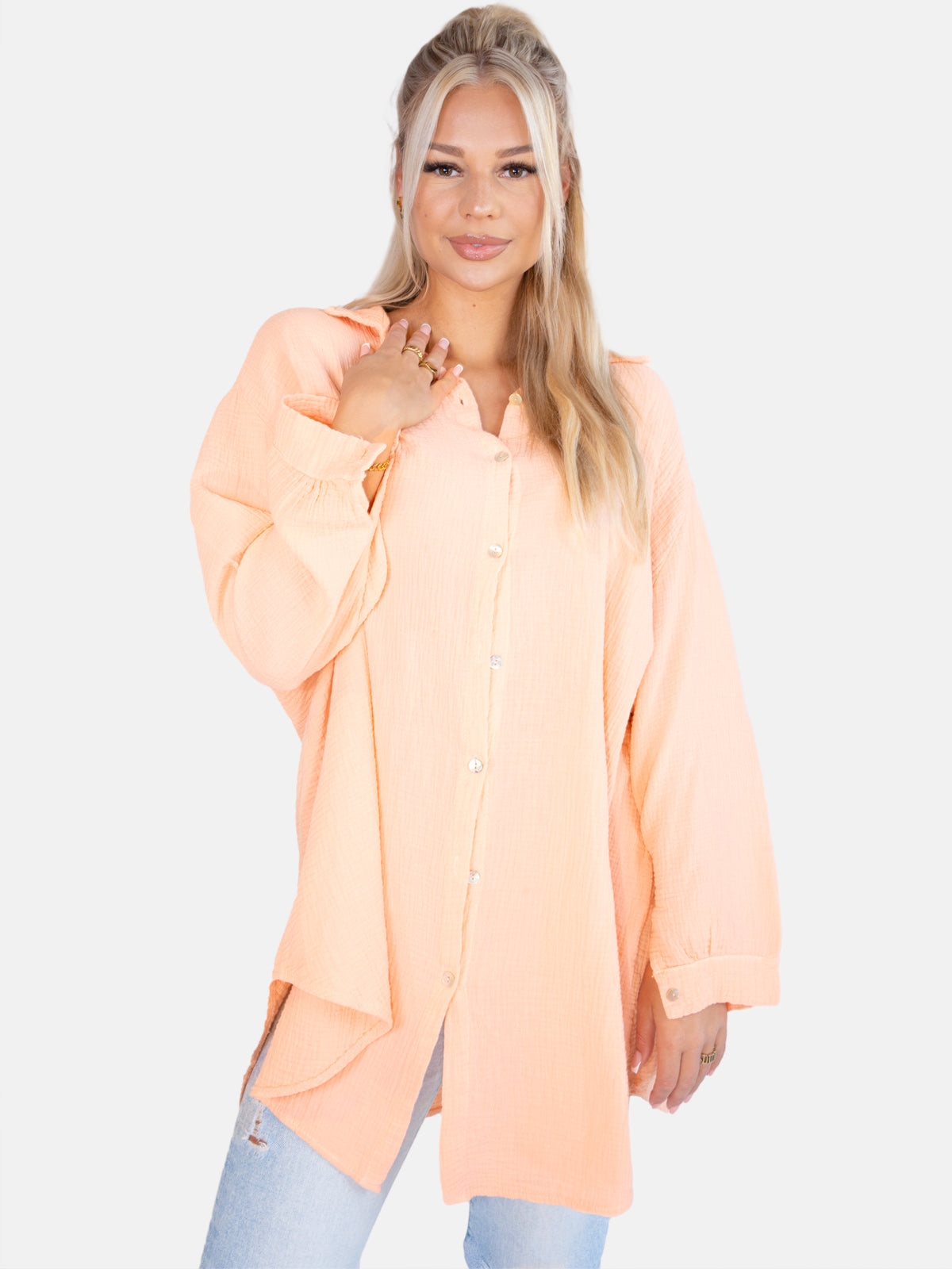 Lange Musselin Hemdbluse mit Knöpfen - mehrere Farben - Becka 2.0