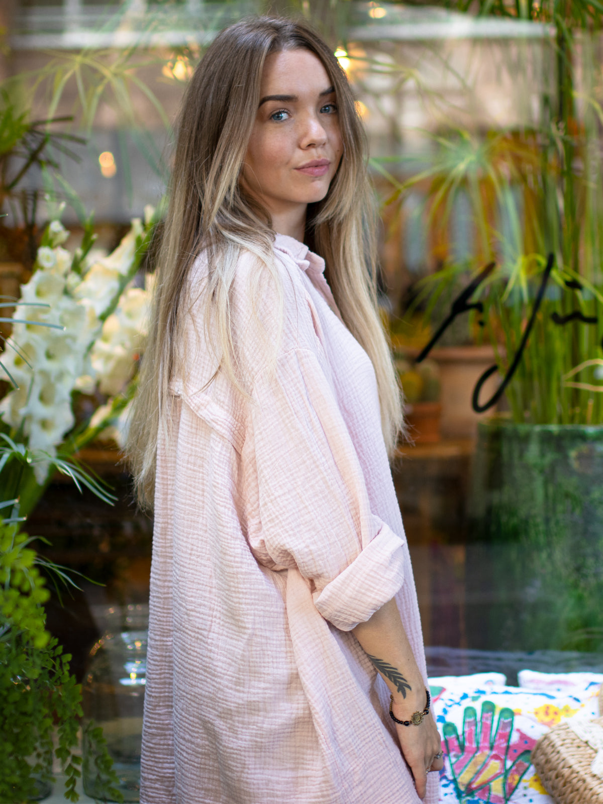 Lange Musselin Hemdbluse mit Knöpfen - rosa - Becka