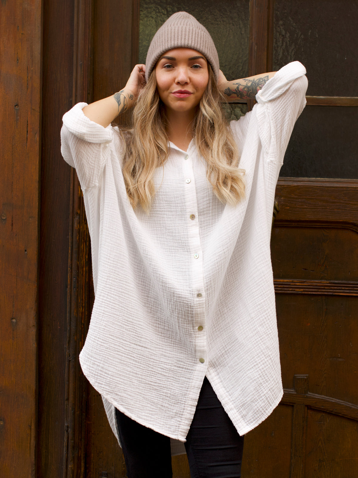 Lange Musselin Hemdbluse mit Knöpfen - weiß - Becka