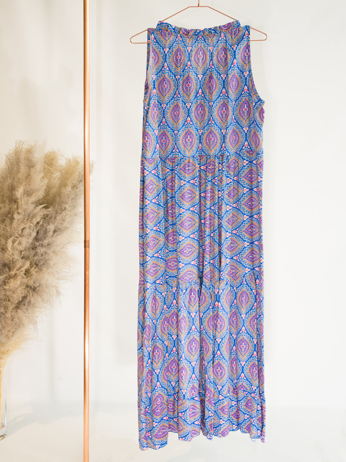 Langes, ärmelloses Kleid mit Boho Muster - blau lila - Berna