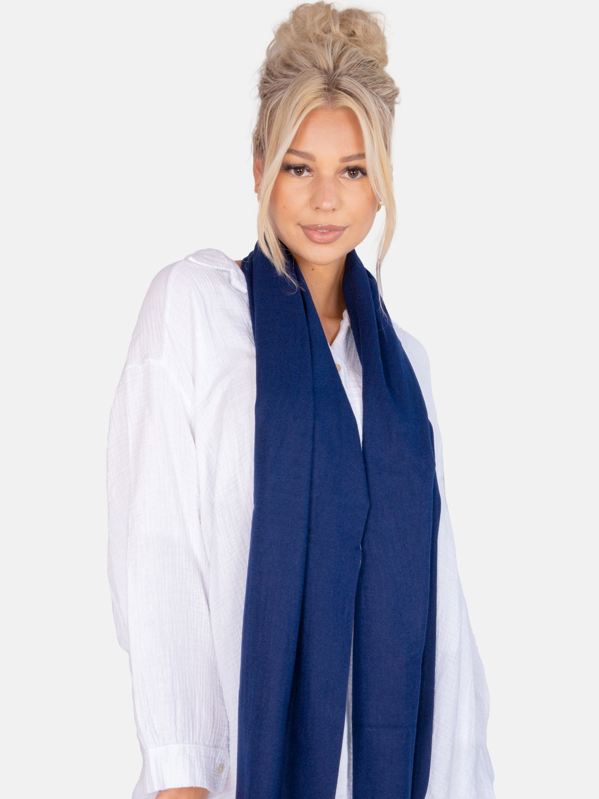 Leichter und weicher Uni Schal Unisex im angenehmen Kaschmir Mix - marineblau - Sophia