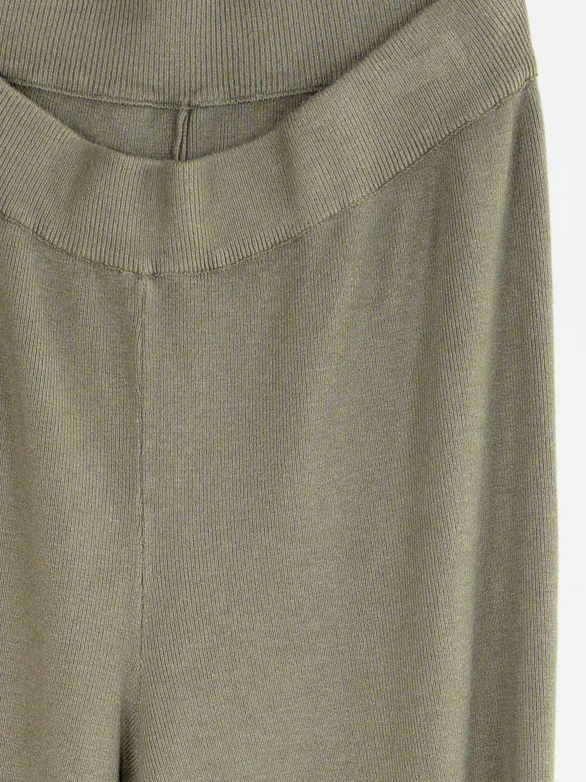 Lange lässige Hose mit ausgestelltem Bein - mehrere Farben - Lucia