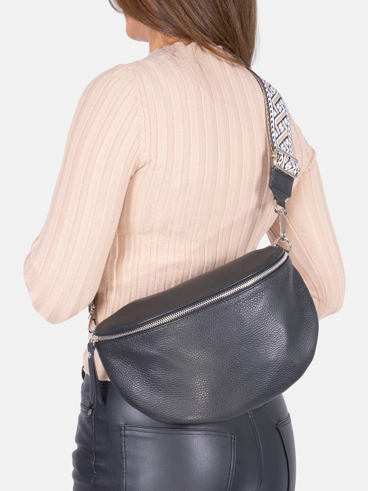 Große Crossbody Gürteltasche aus 100% Leder - schwarz - Jaime