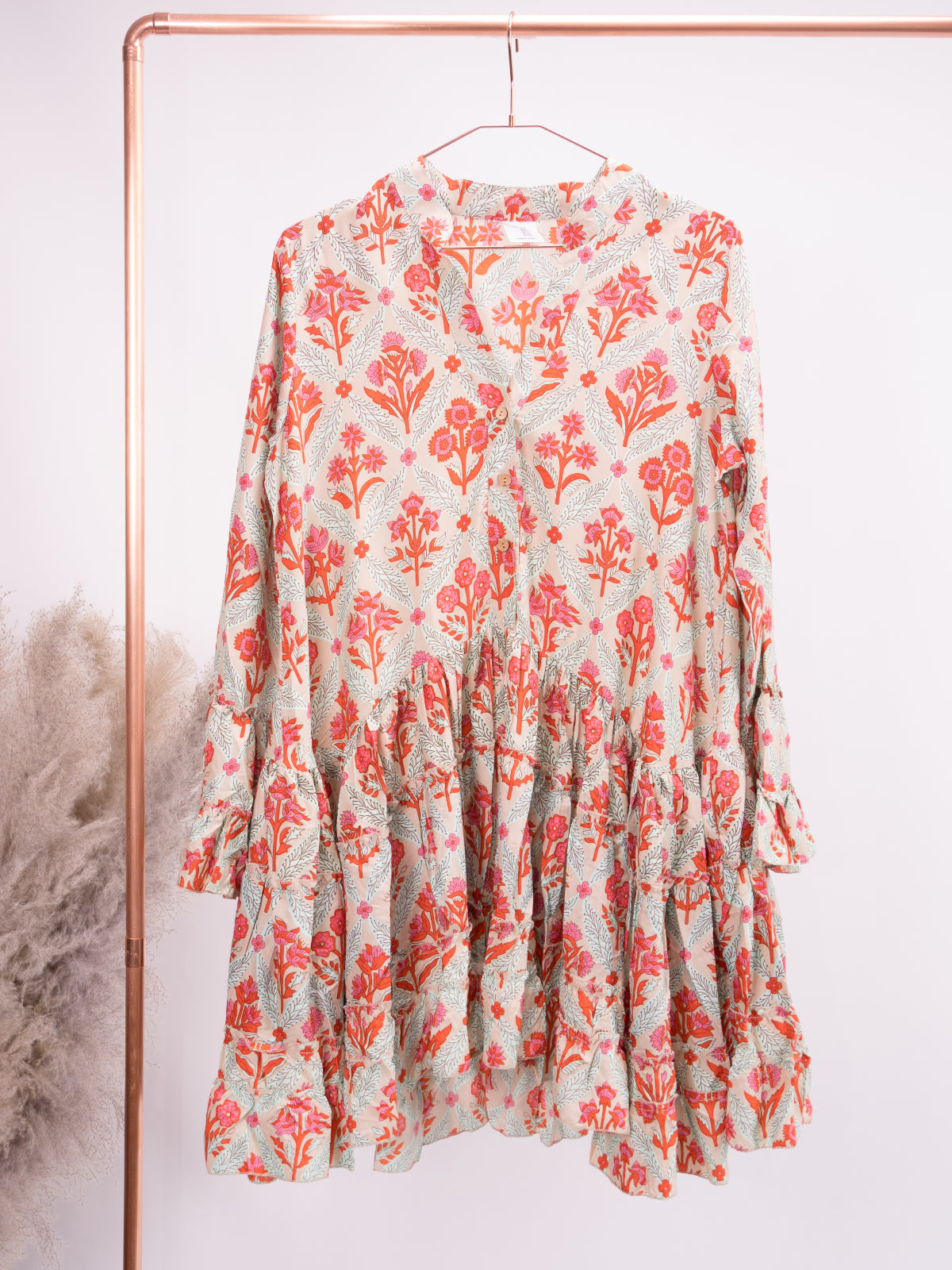 Kurzes Kleid aus 100% Seide - beige mit Blumenmuster - Angie