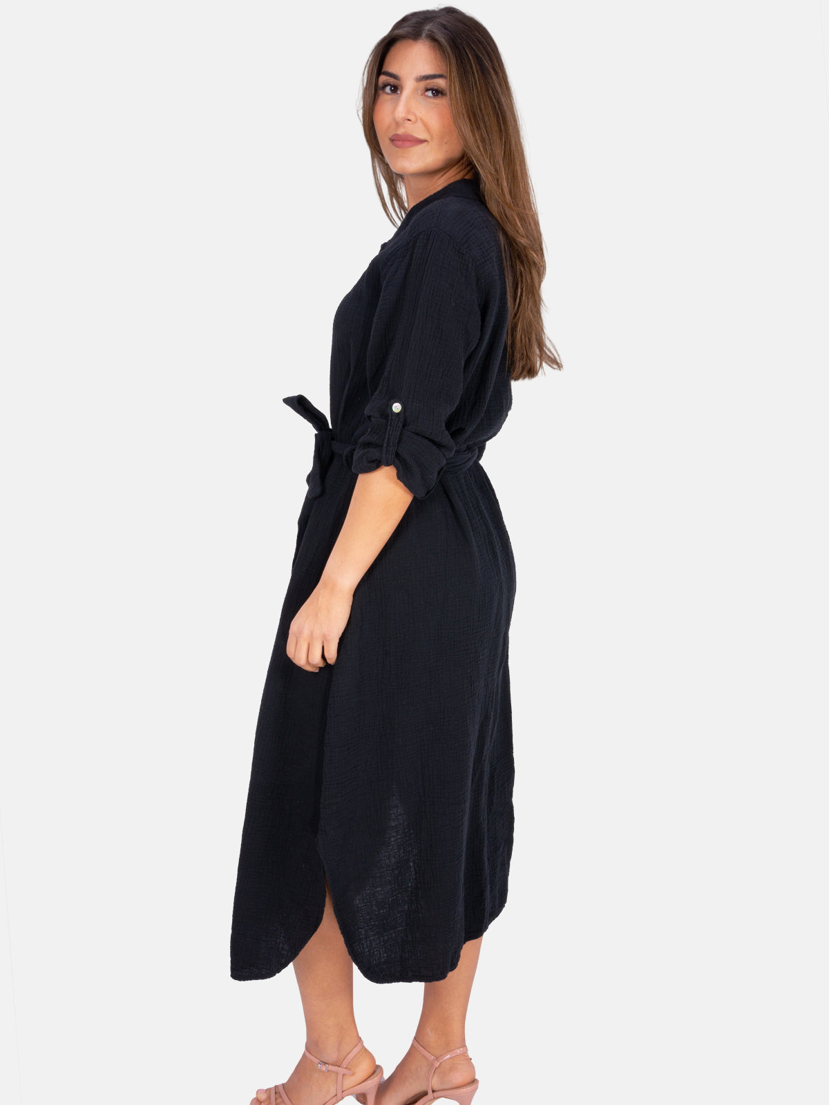 Langes Musselinkleid mit Bindegürtel - schwarz - Victoria