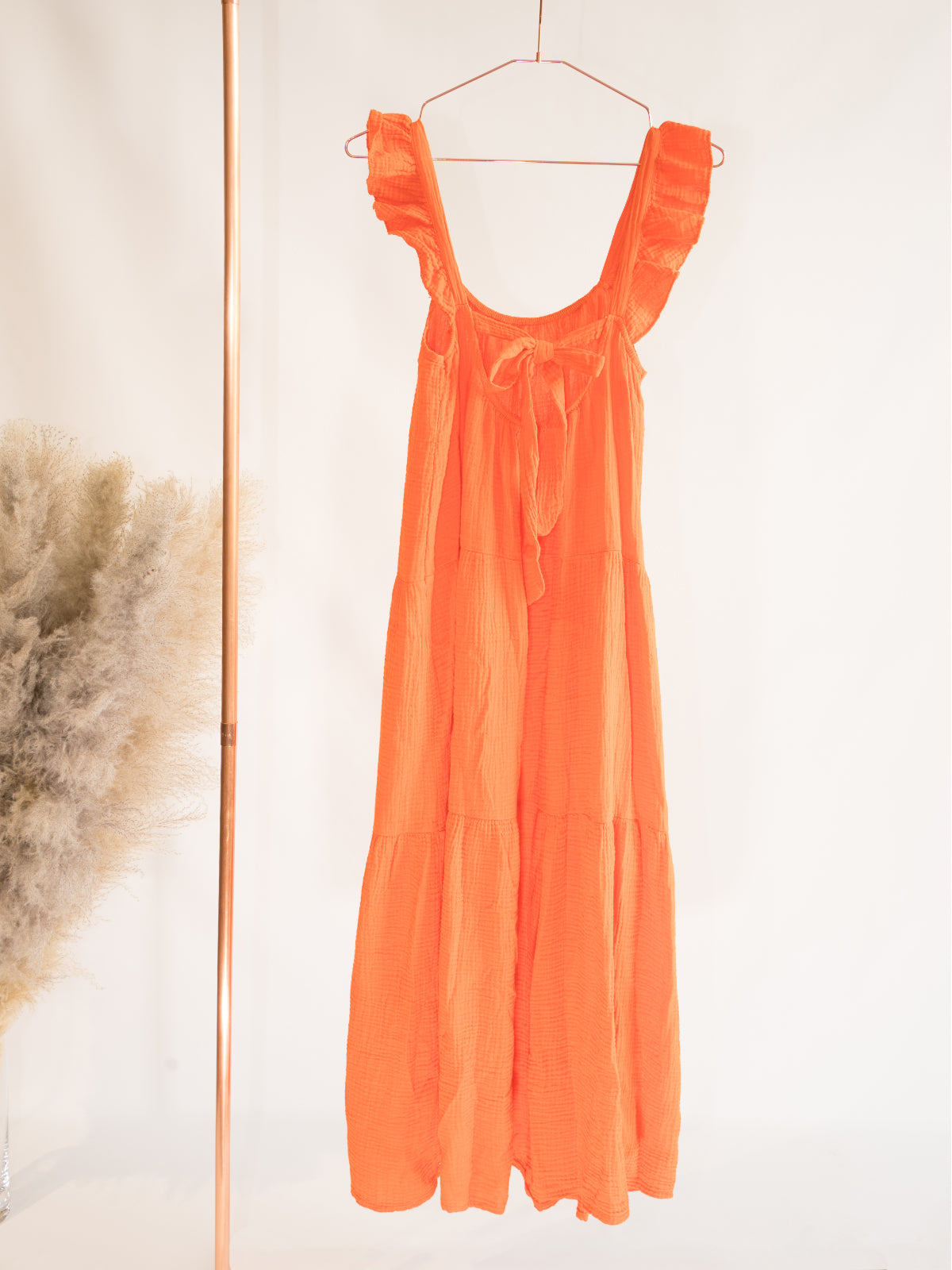 Langes Musselin Kleid mit Rüschen und Schleife - orange - Ray