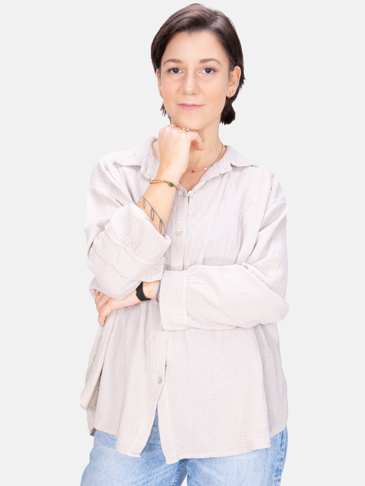 Kurze Musselin Hemdbluse mit Knöpfen - beige - Sasha