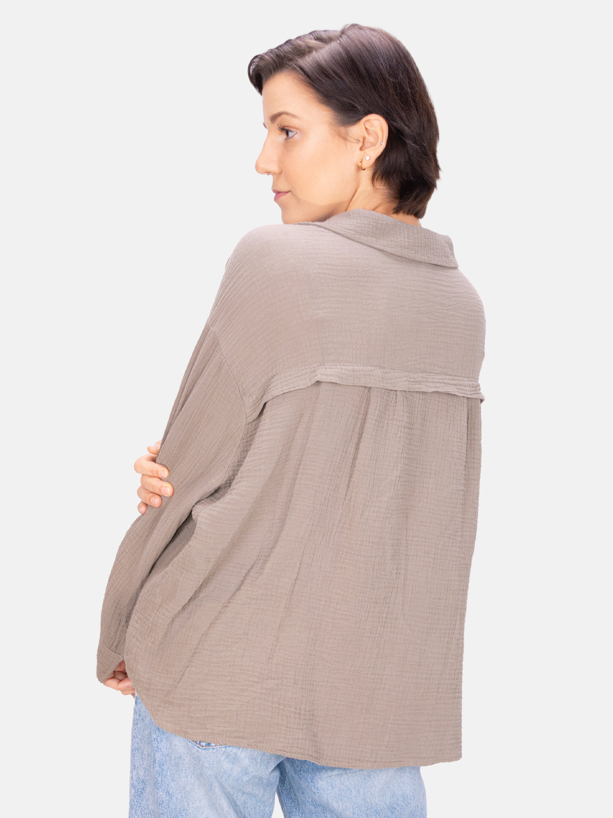 Kurze Musselin Hemdbluse mit Knöpfen - taupe - Sasha