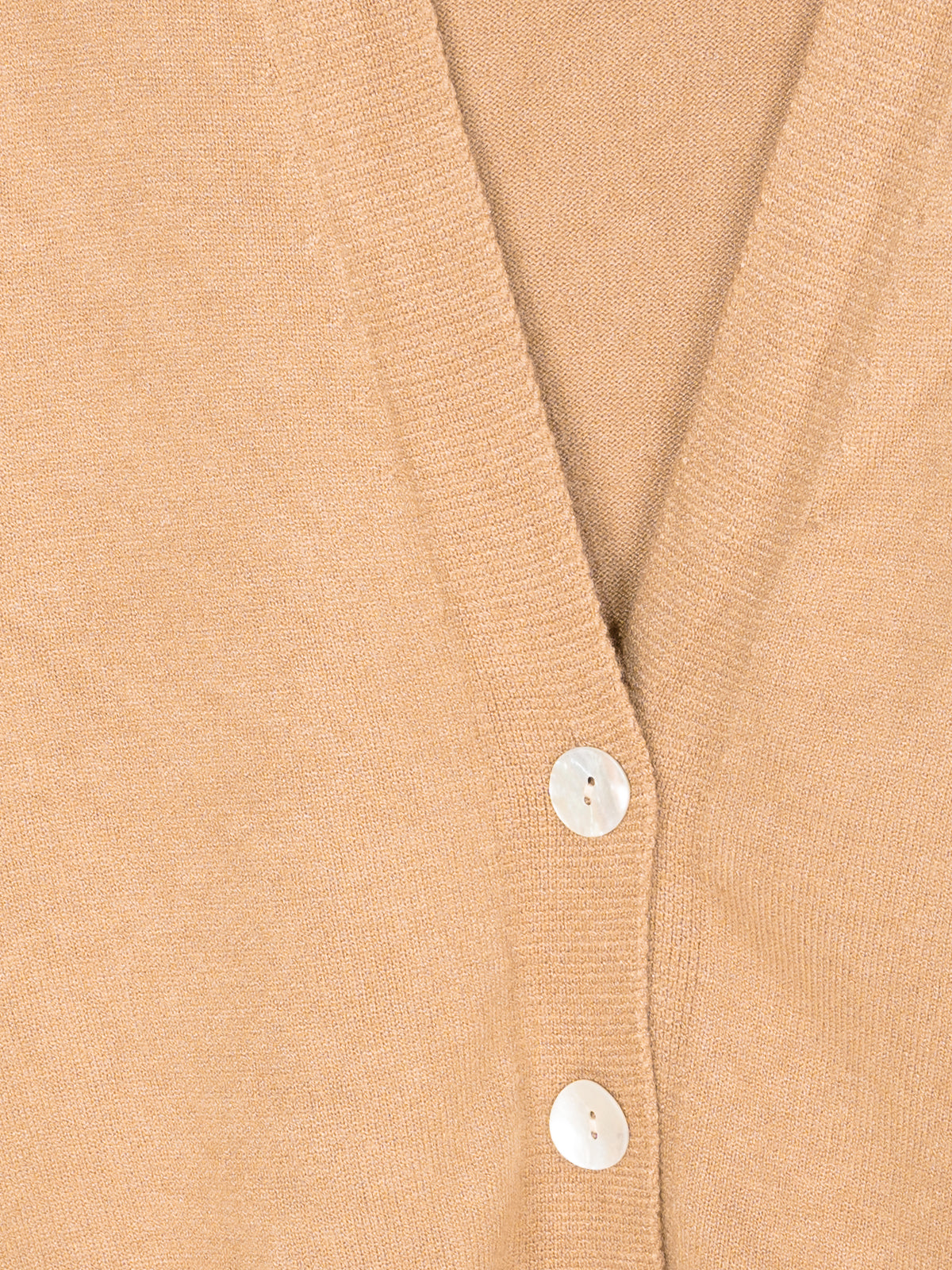 Kurzer Cardigan mit Knopfverschluss - mehrere Farben - Perla