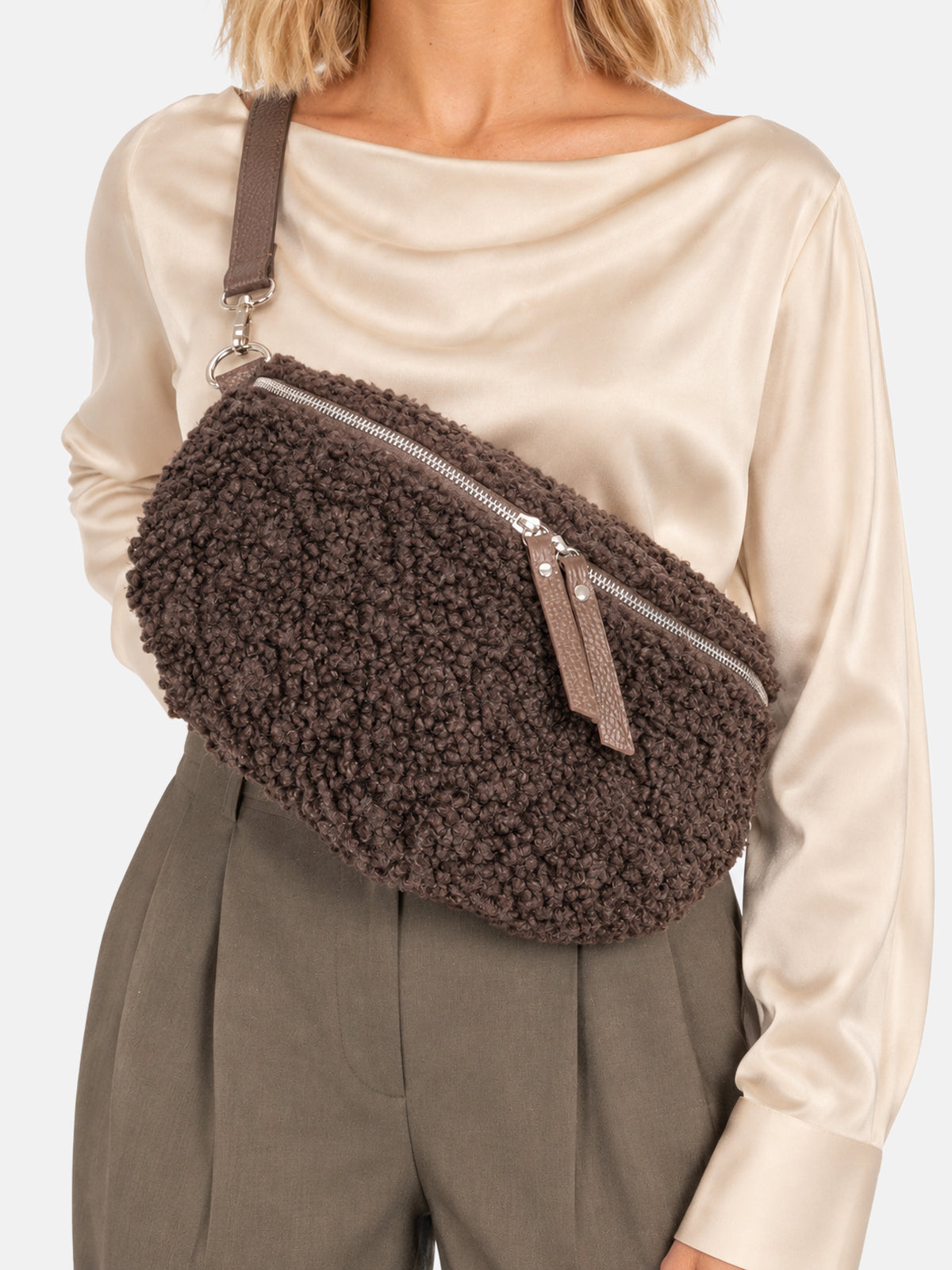 Stofftasche Fluffy in Dark Taupe #Farbe_Dark Taupe