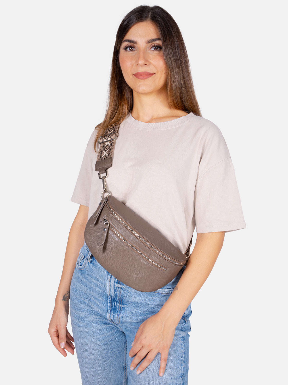 Mittelgroße Crossbody Umhängetasche mit 2 Zipper aus 100% Leder - dark taupe - Pia