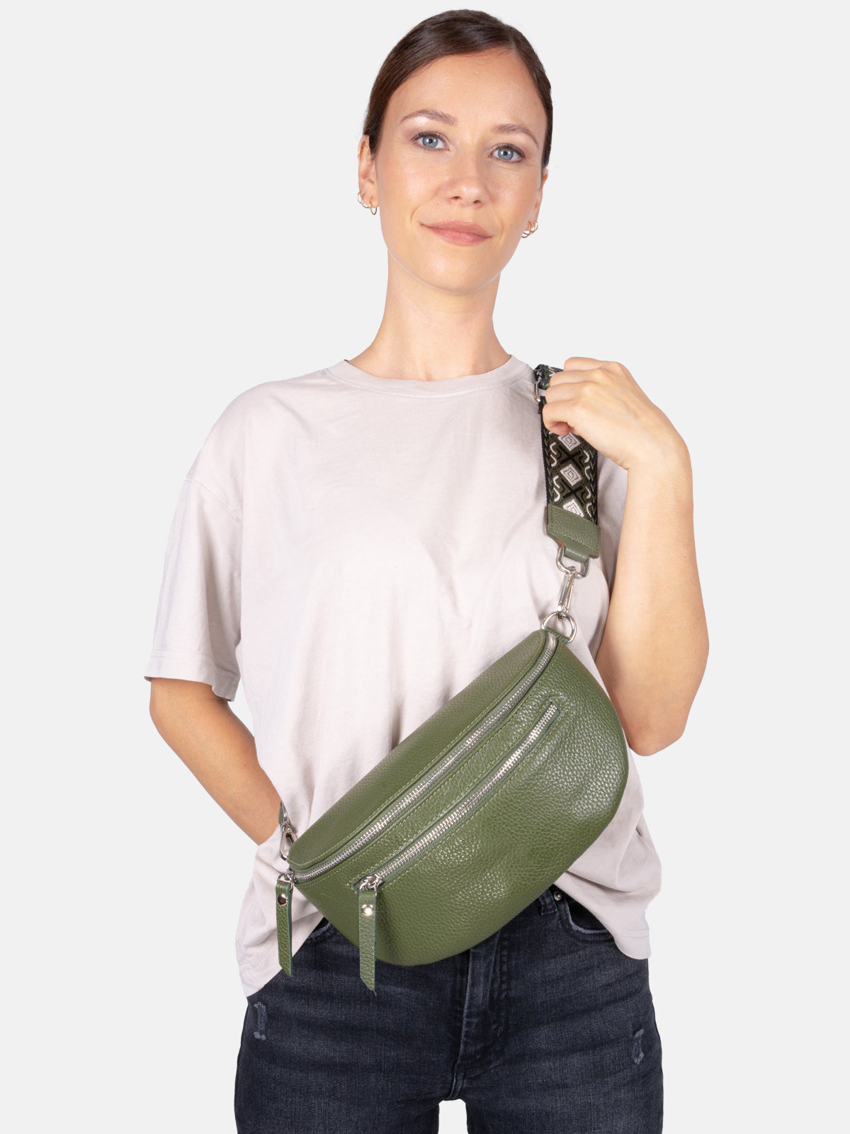 Mittelgroße Crossbody Umhängetasche mit 2 Zipper aus 100% Leder - olivgrün - Pia