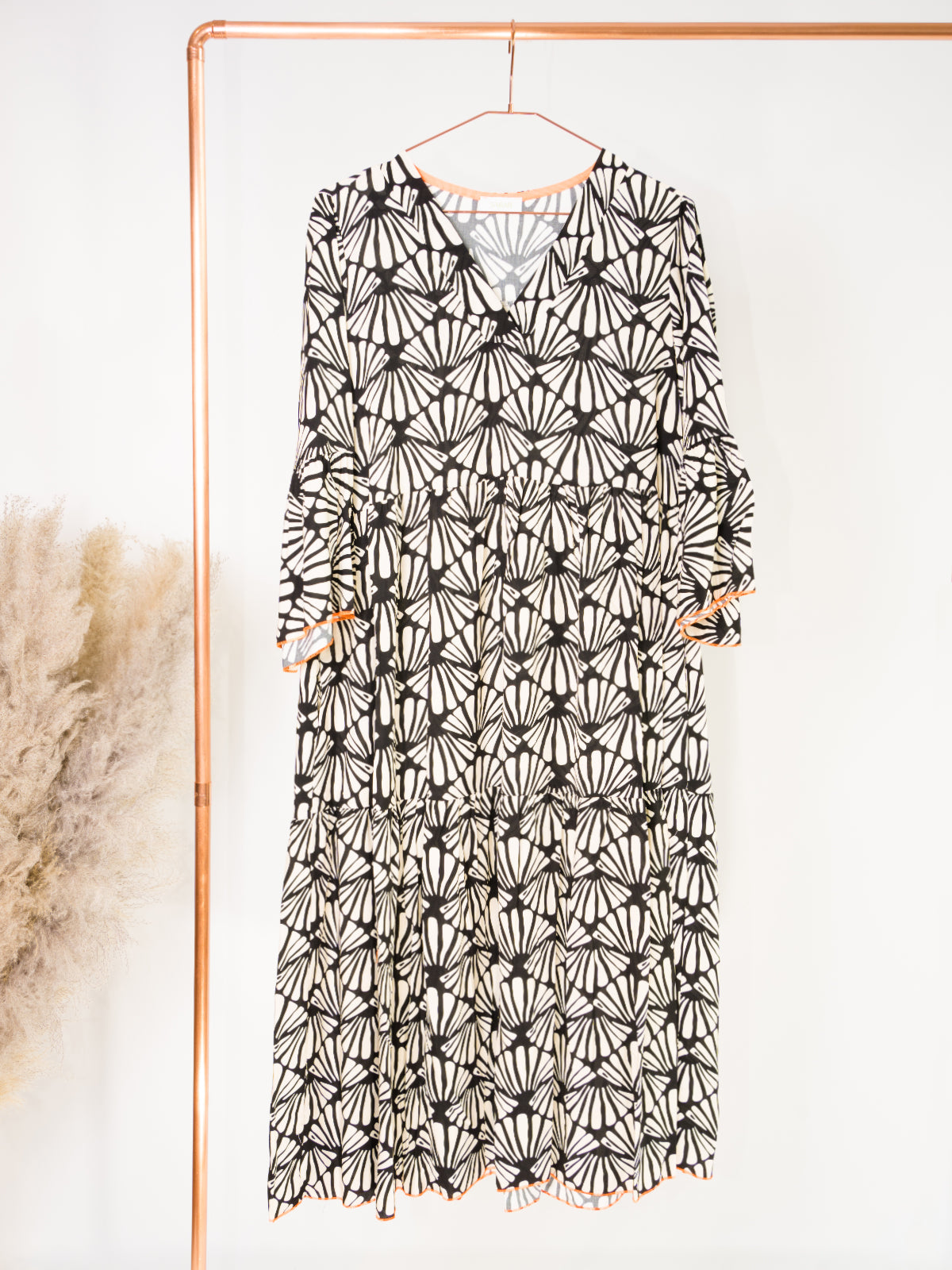 Langes Kleid mit Muster - schwarz weiß - Oda