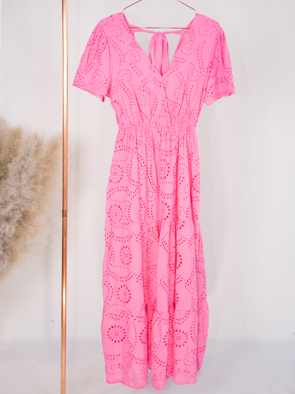Langes Kleid mit Lochstickerei broderie anglaise - pink - Emilie